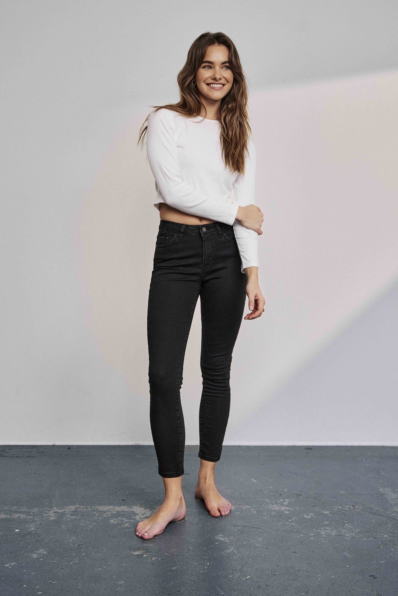 NUSIDNEY CROPPED BLACK  - Pirate Black